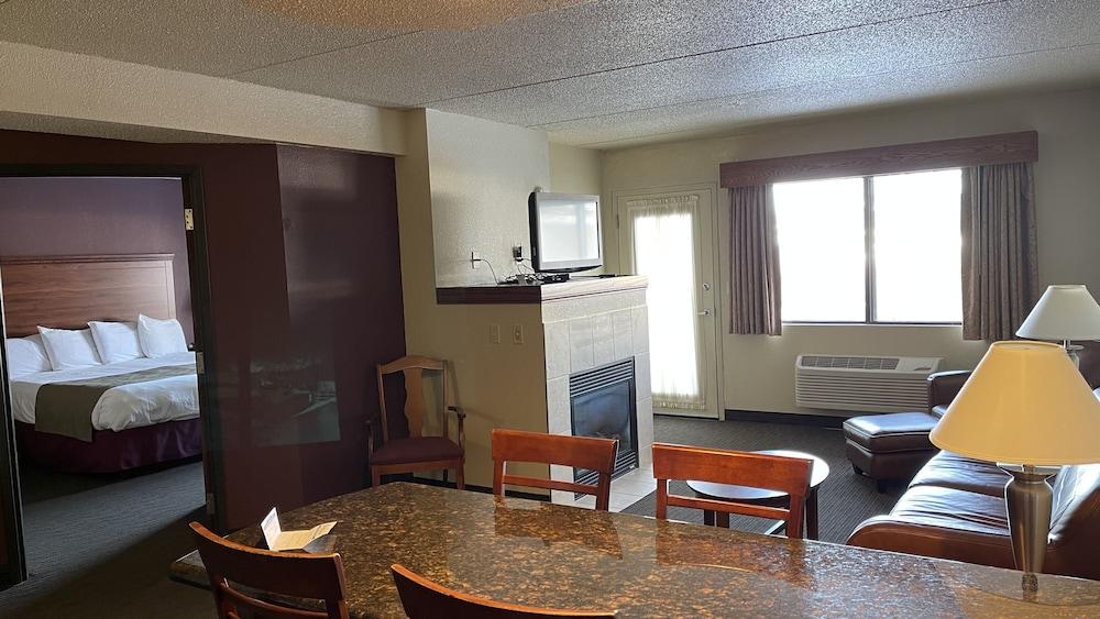 Americinn By Wyndham New London Exterior photo