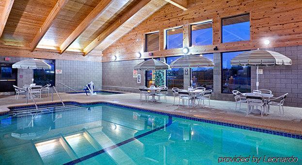 Americinn By Wyndham New London Exterior photo